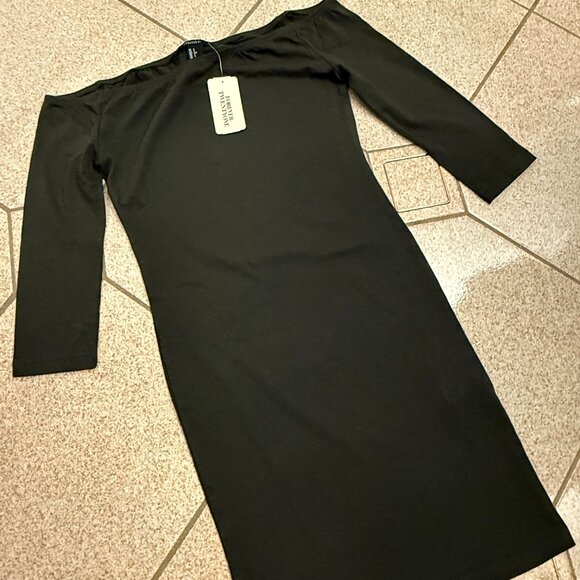 Forever 21 Off the Shoulder Dress - Picture 3 of 3